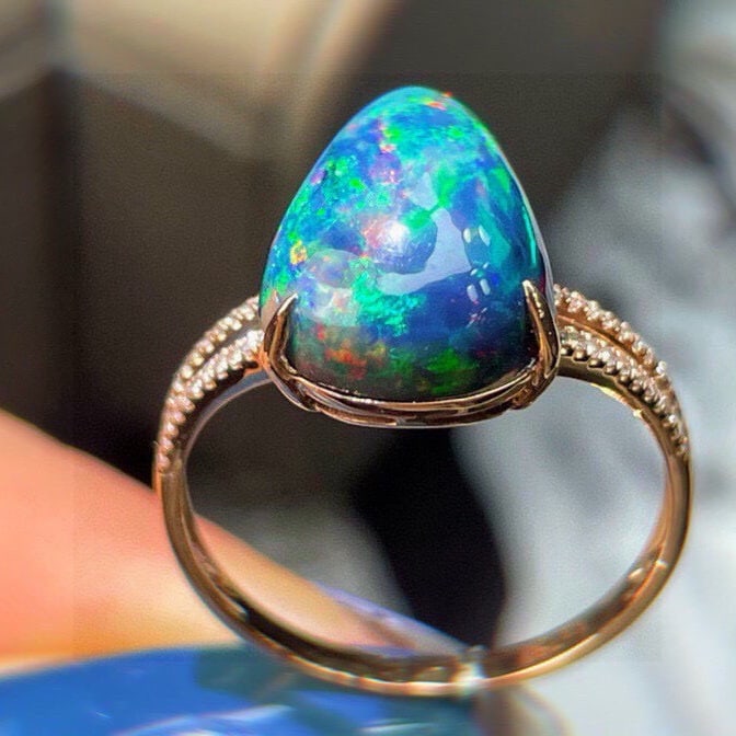 14k Gold 3.1 Ct Natural Opal & Diamond Ring - 5