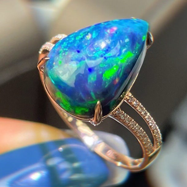 14k Gold 3.1 Ct Natural Opal & Diamond Ring - 6