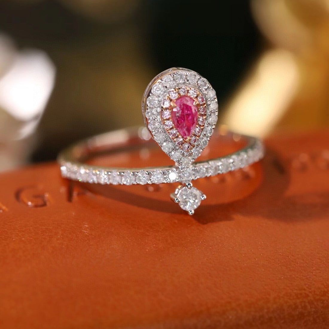 14k Gold 0.45 Ctw Natural Pink Diamond & Diamond Ring - 7