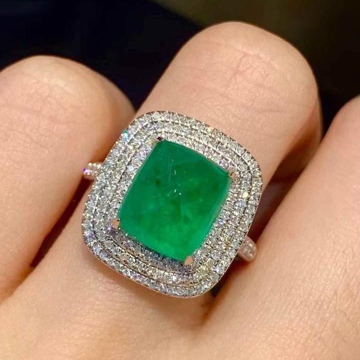 14k Gold 4.35 Ct Natural Emerald & Diamond Ring: Ref:231139255 // gold content:14k gold // ring size:7. 25us // // main gemstone:emerald // shape:sugar-loaf // carat weight:4. 35ct // color:green // treatment:natural // // adjacent gemstone 2 :
