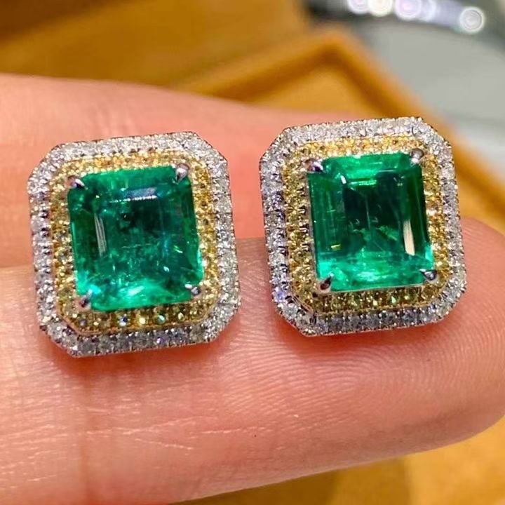 14k Gold 2.1 Ct Natural Emerald & Color Diamond Earrings - 4