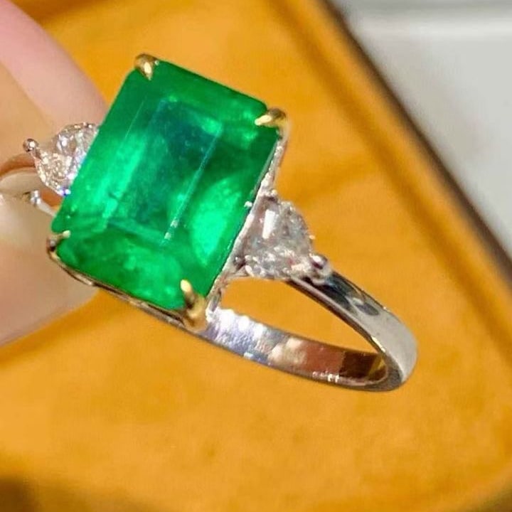 14k Gold 2.3 Ct Natural Emerald & Diamond Ring - 5
