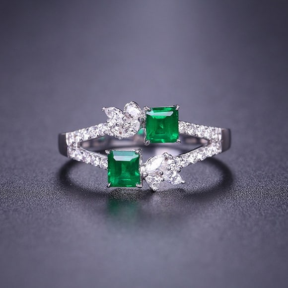 14k Gold 0.90 Ctw Vivid Green Natural Emerald & Diamond Ring: Ref:231140015 // gold content:14k gold // ring size:7. 25us // // main gemstone:emerald // shape:octagonal // carat weight:0. 58ct // color:vivid green // treatment:natural // // adjacent gemstone 2 :