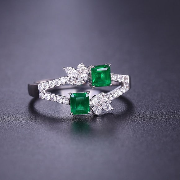 14k Gold 0.90 Ctw Vivid Green Natural Emerald & Diamond Ring - 2