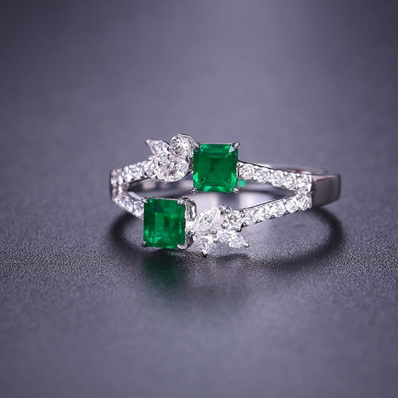 14k Gold 0.90 Ctw Vivid Green Natural Emerald & Diamond Ring - 3