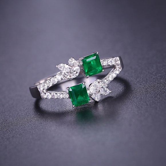 14k Gold 0.90 Ctw Vivid Green Natural Emerald & Diamond Ring - 4