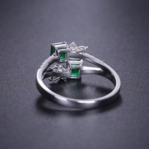 14k Gold 0.90 Ctw Vivid Green Natural Emerald & Diamond Ring - 5