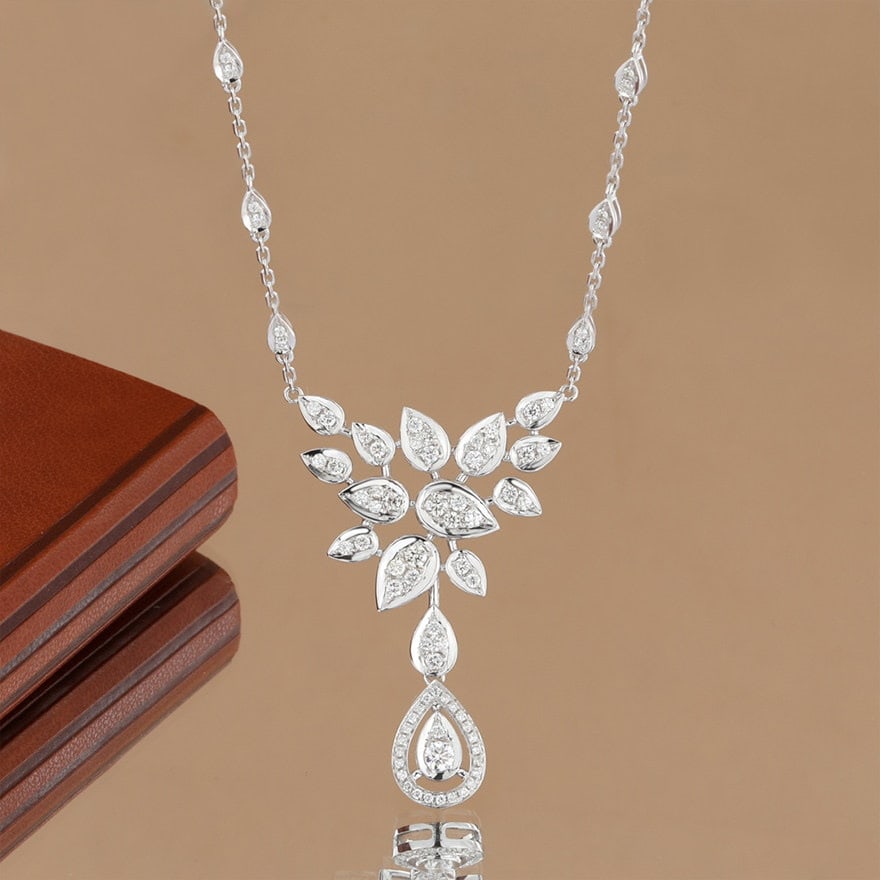 14k Gold 1 Ct Natural H Diamond Necklace: Ref:231140019 // gold content:14k gold // main gemstone:diamond // shape:round // carat weight:1ct // clarity grade:vs-si // color:h // treatment:natural // cut grade:g // Condition: New Low Estimate