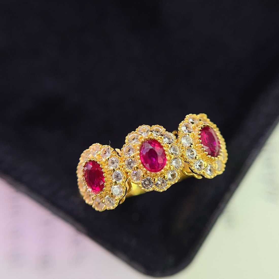 14k Gold 0.80 Ct Natural Ruby & Sapphire Ring: Ref:231140037 // gold content:14k gold // ring size:7. 25us // // main gemstone:ruby // shape:oval // carat weight:0. 80ct // color:red // treatment:natural // // adjacent gemstone 2 : sapphire //