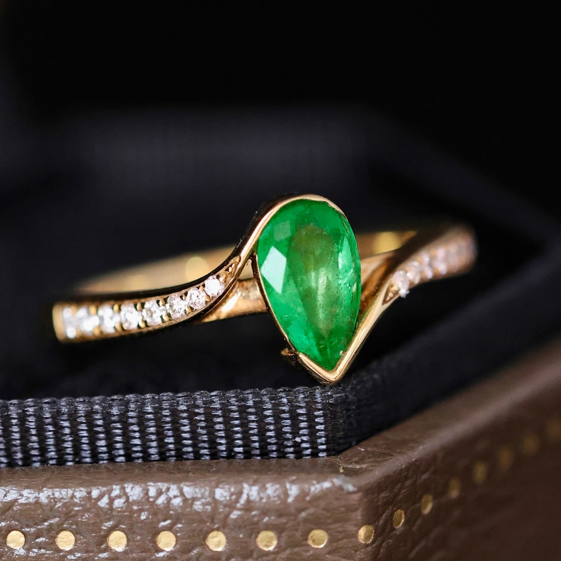 14k Gold 0.68 Ctw Natural Emerald & Diamond Ring - 2
