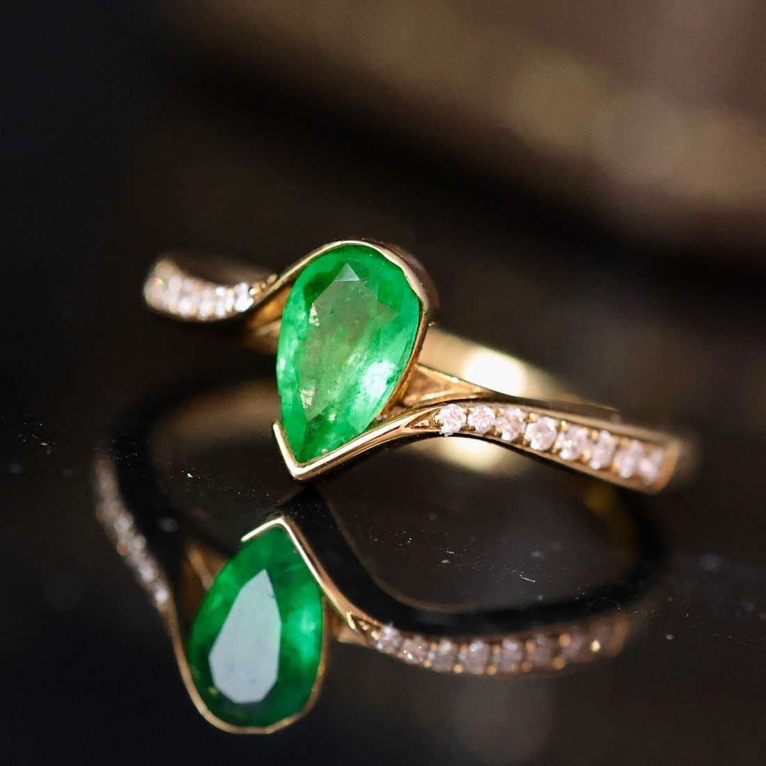 14k Gold 0.68 Ctw Natural Emerald & Diamond Ring - 4