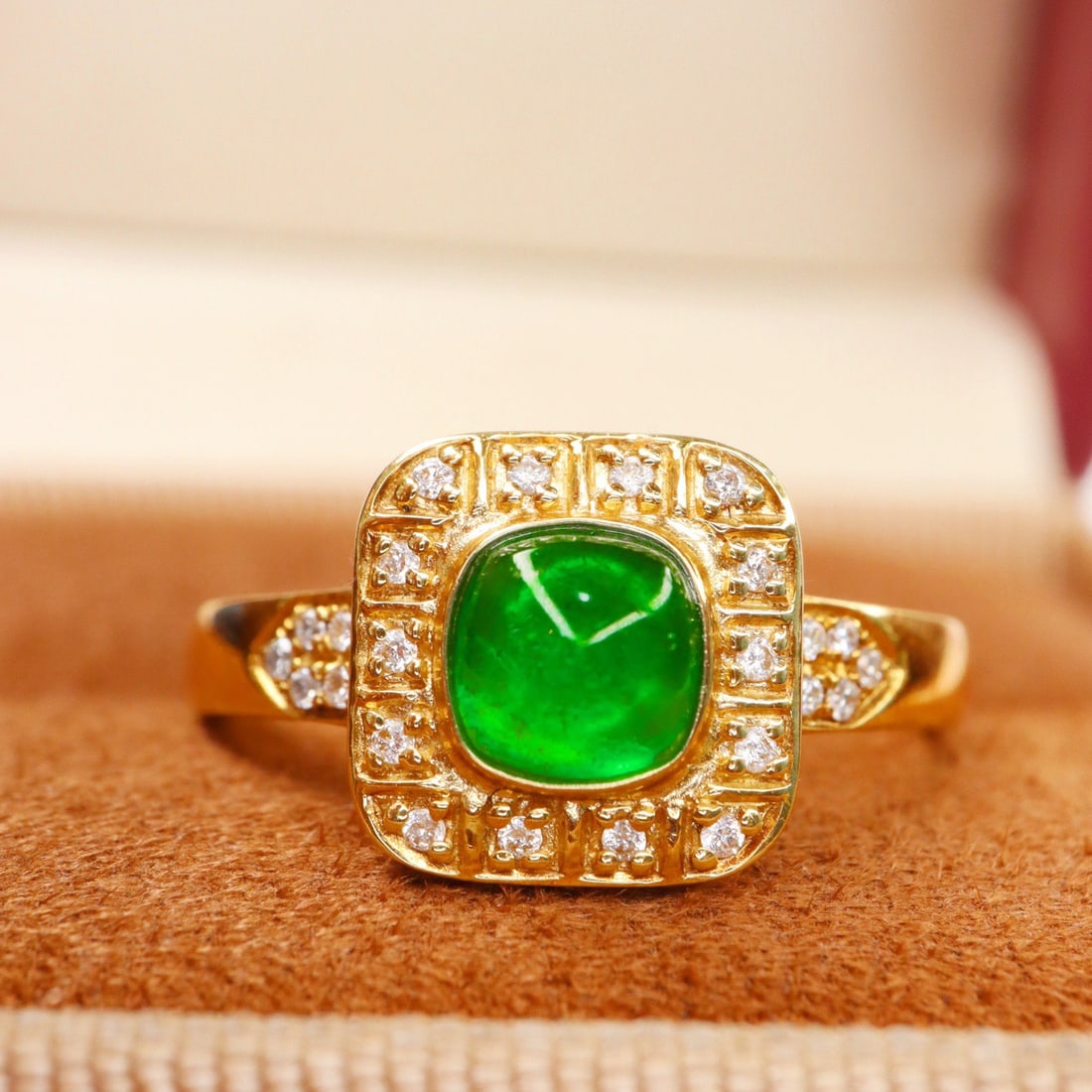 14k Gold 0.87 Ctw Vivid Green Natural Emerald & Diamond Ring - 2