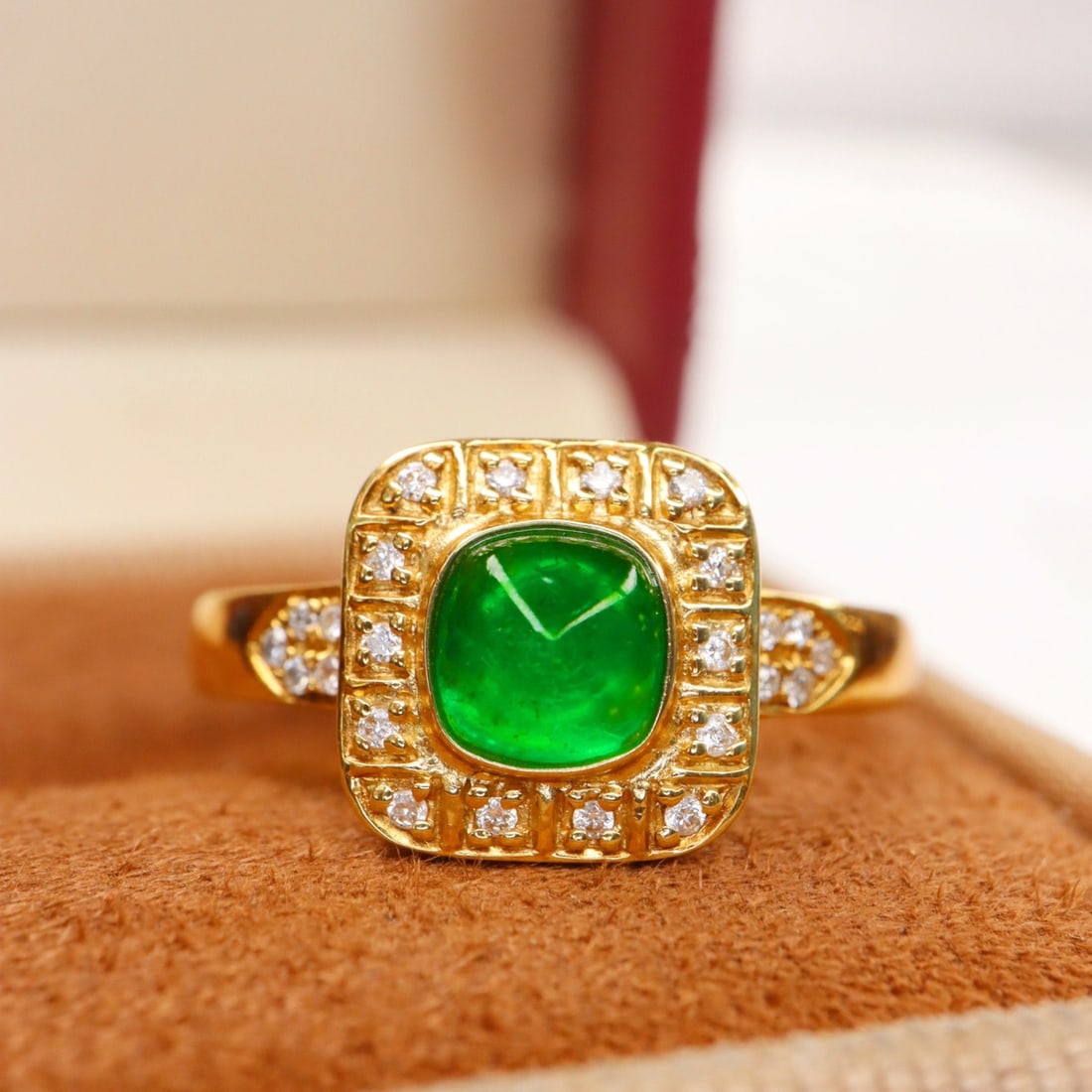 14k Gold 0.87 Ctw Vivid Green Natural Emerald & Diamond Ring - 3