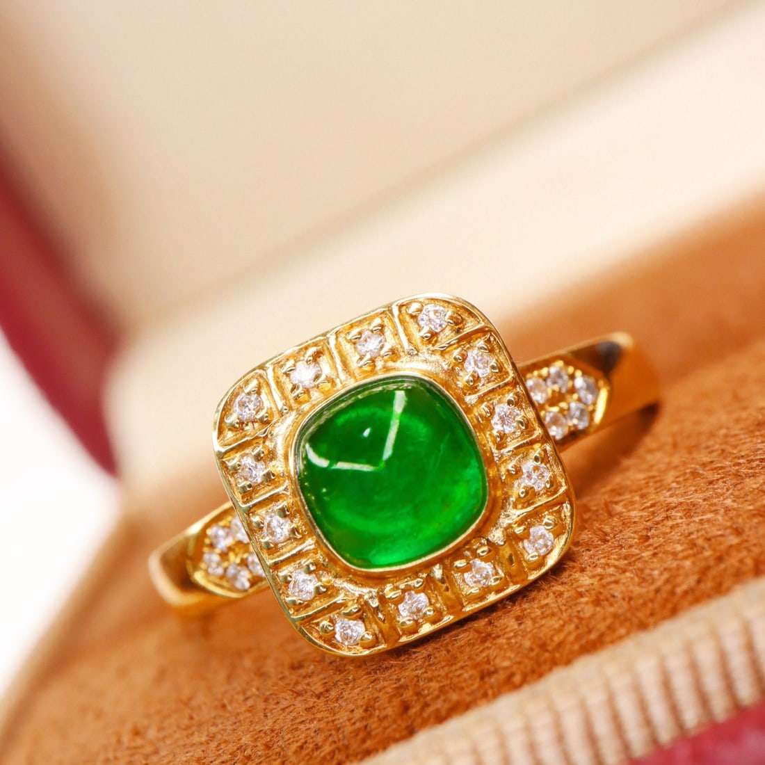 14k Gold 0.87 Ctw Vivid Green Natural Emerald & Diamond Ring - 4