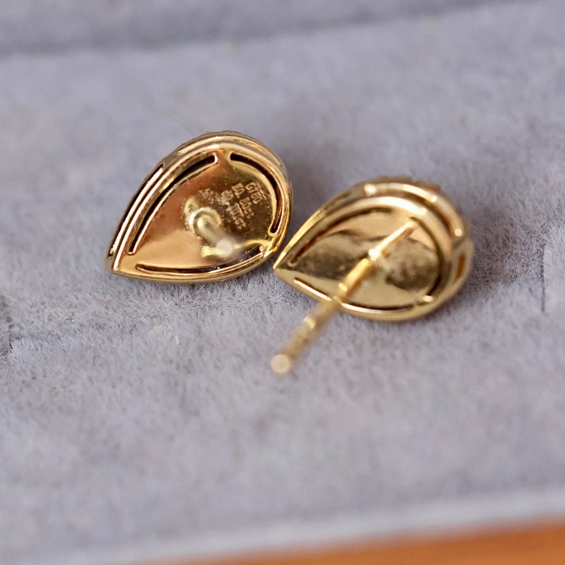 14k Gold 0.90 Ctw Natural Emerald & Diamond Earrings - 6