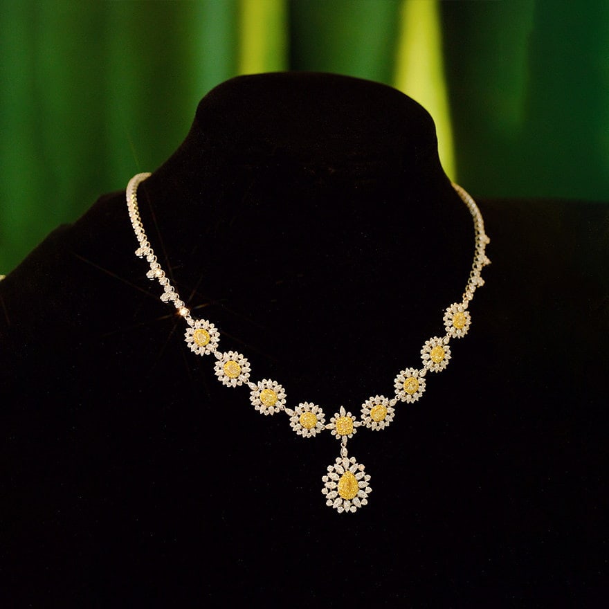 14k Gold 6.3 Ct Natural Color Diamond Necklace - 4