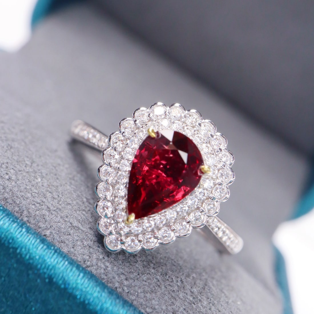 14k Gold 1.43 Ctw Natural Ruby & Diamond Ring: Ref:231140071 // gold content:14k gold // ring size:7. 25us // // main gemstone:ruby // shape:pear // carat weight:1. 08ct // color:red // treatment:natural // // adjacent gemstone 2 : diamond // shap
