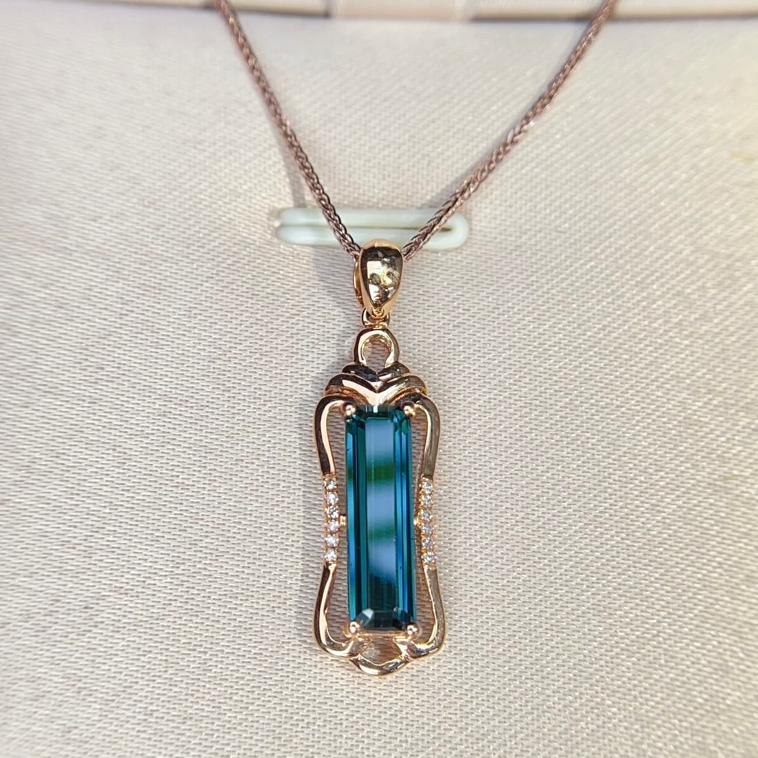 14k Gold 2.23 Ctw Natural Tourmaline & Diamond Pendant( Without Chain ): Ref:231140076 // gold content:14k gold // main gemstone:tourmaline // shape:octagonal // carat weight:2. 2ct // color:blue // treatment:natural // // adjacent gemstone 2 : diamond // number of