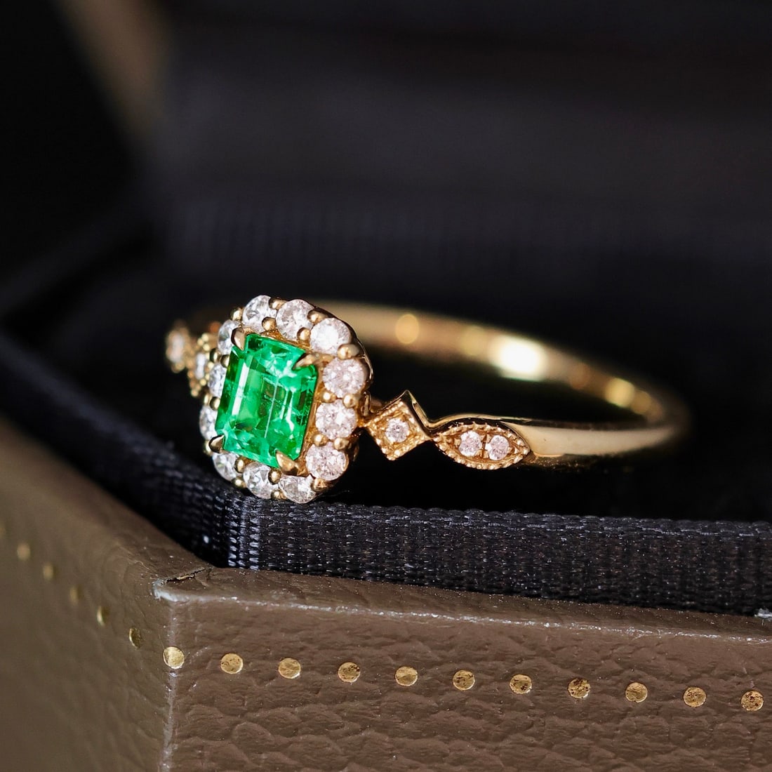 14k Gold 0.53 Ctw Natural Emerald & Diamond Ring - 4