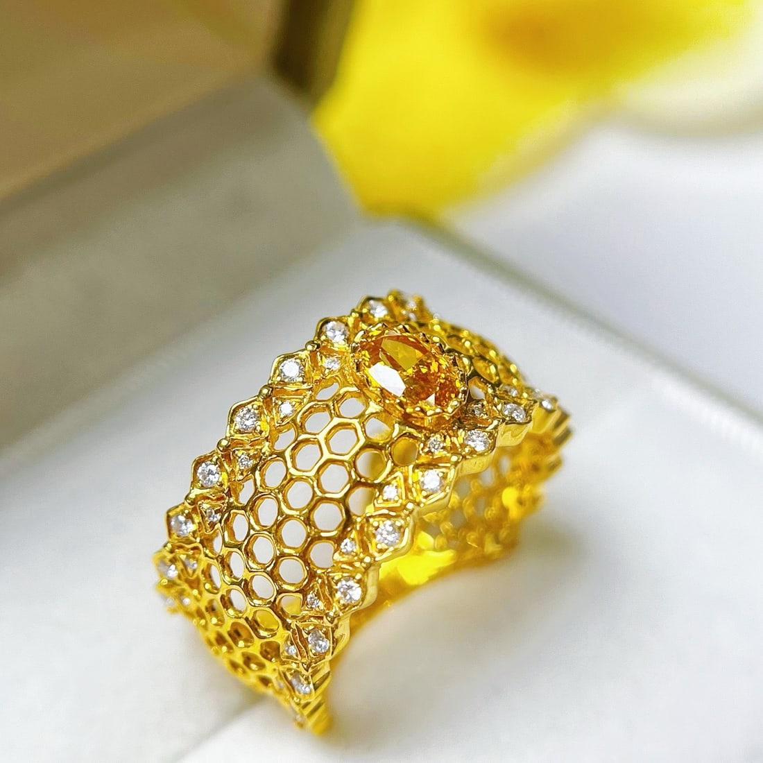 Gia Certified 14k Gold 0.70 Ctw Natural Yellow Diamond & Diamond Ring - 2