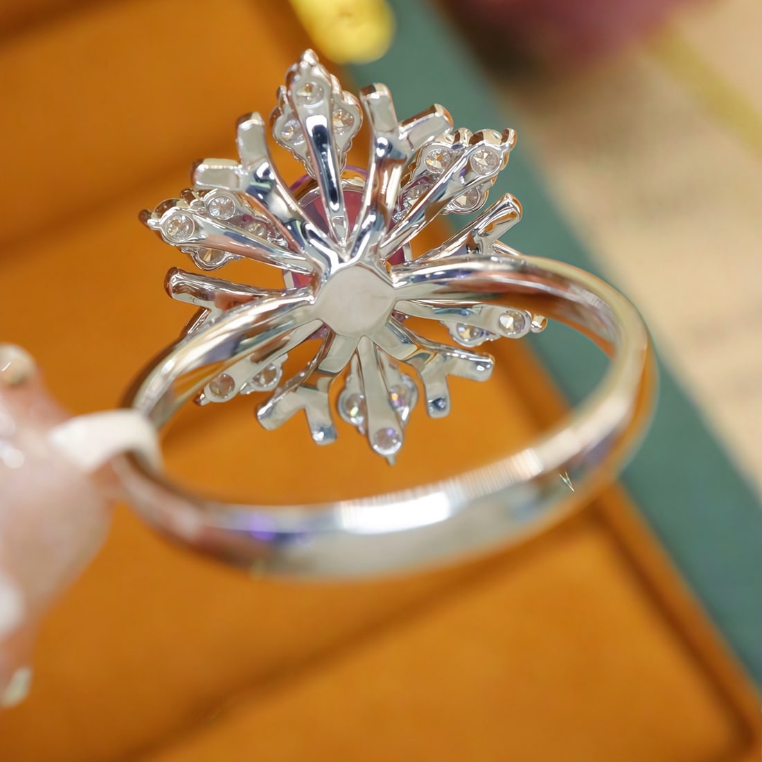 14k Gold 2.81 Ctw Natural Padparadscha Sapphire & Diamond Ring - 4