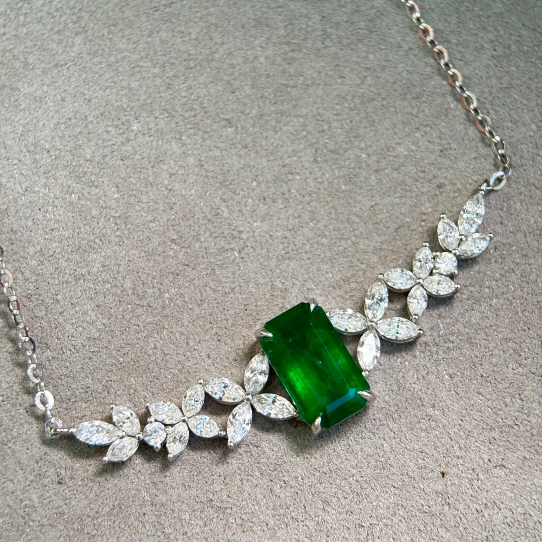 14k Gold 3.03 Ctw Vivid Green Natural Emerald & Diamond Necklace - 2