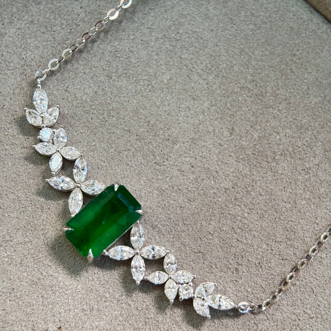 14k Gold 3.03 Ctw Vivid Green Natural Emerald & Diamond Necklace - 4