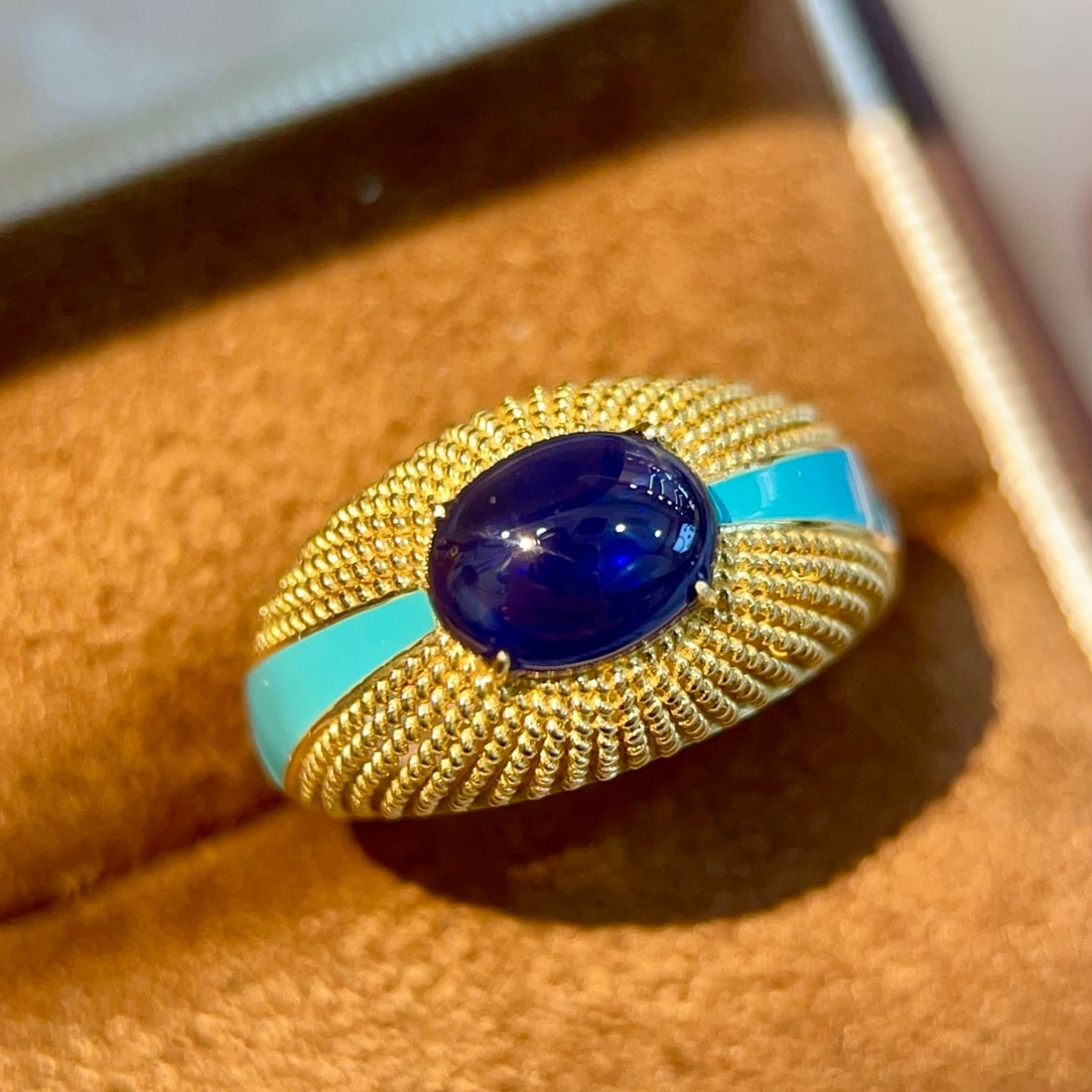 14k Gold 2.25 Ct Natural Sapphire Ring: Ref:231140132 // gold content:14k gold // ring size:7. 25us // // main gemstone:sapphire // shape:oval // carat weight:2. 25ct // color:blue // treatment:natural // Condition: NewLow Estimate: