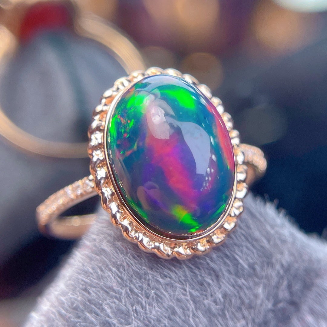 14k Gold 4.4 Ct Natural Opal & Diamond Ring - 2