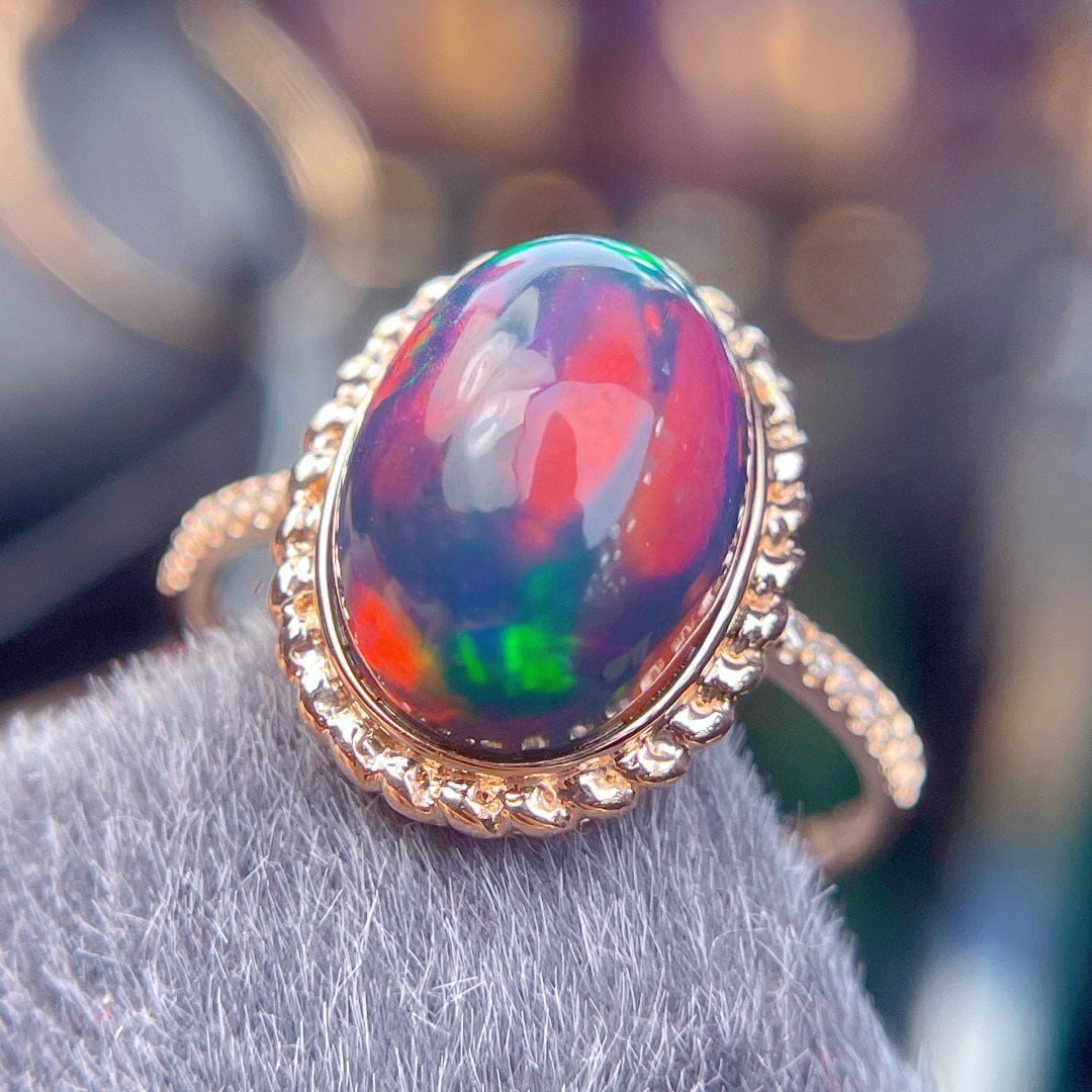 14k Gold 4.4 Ct Natural Opal & Diamond Ring - 3