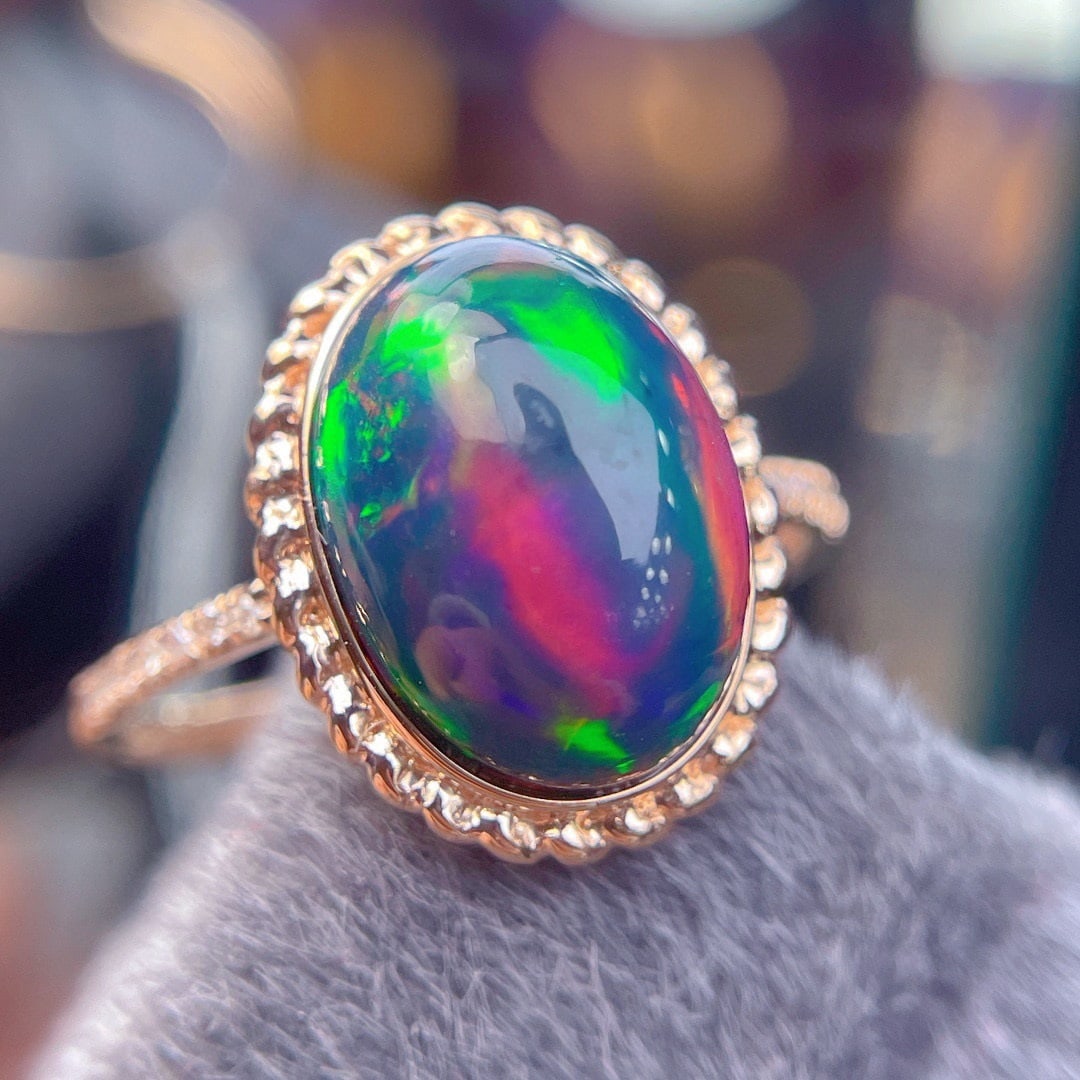 14k Gold 4.4 Ct Natural Opal & Diamond Ring - 5