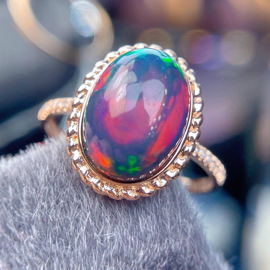 14k Gold 4.4 Ct Natural Opal & Diamond Ring - 6