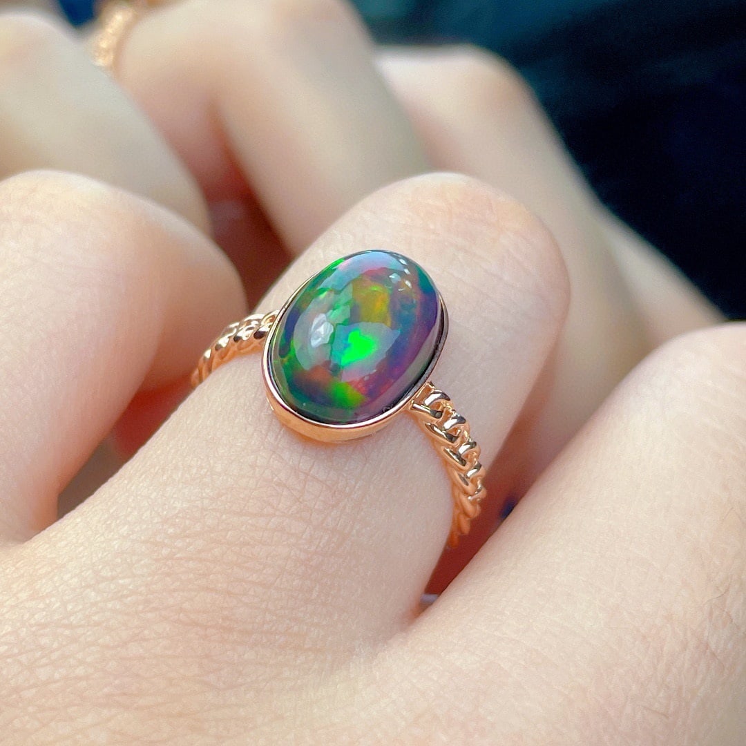 14k Gold 3.7 Ct Natural Opal Ring - 4