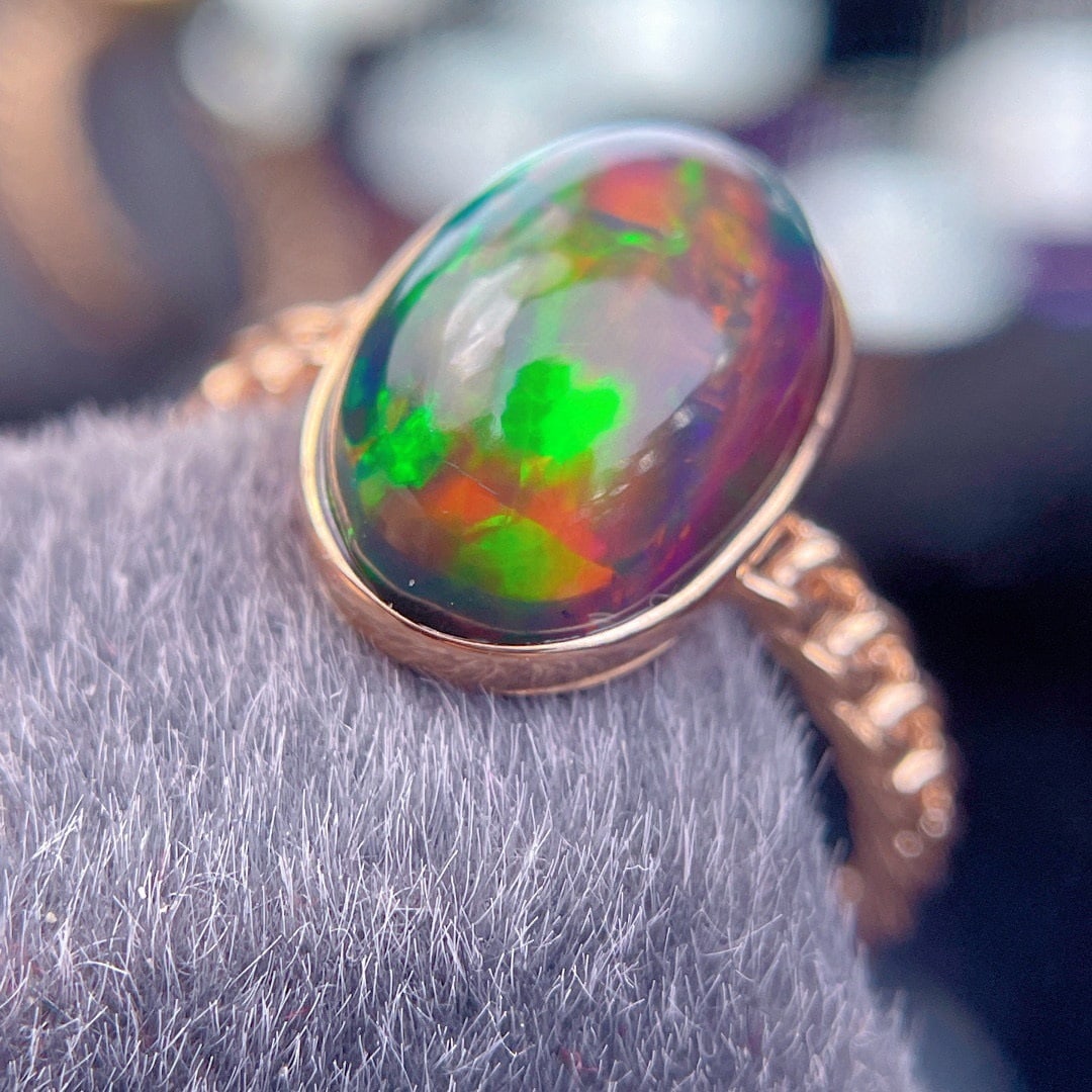 14k Gold 3.7 Ct Natural Opal Ring - 5