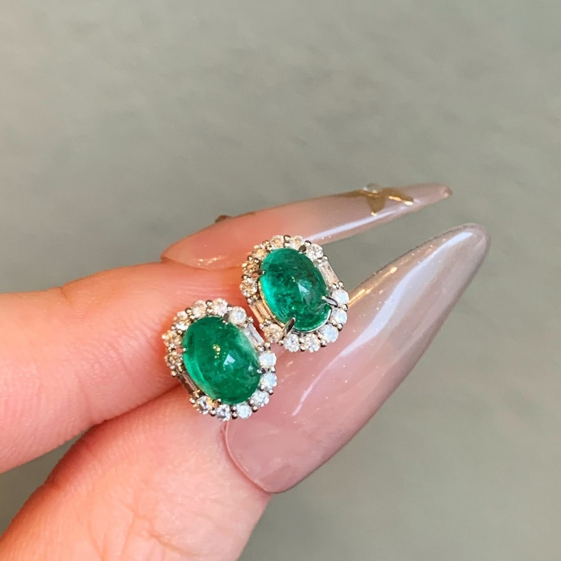 14k Gold 1.86 Ctw Natural Emerald & Diamond Earrings - 6