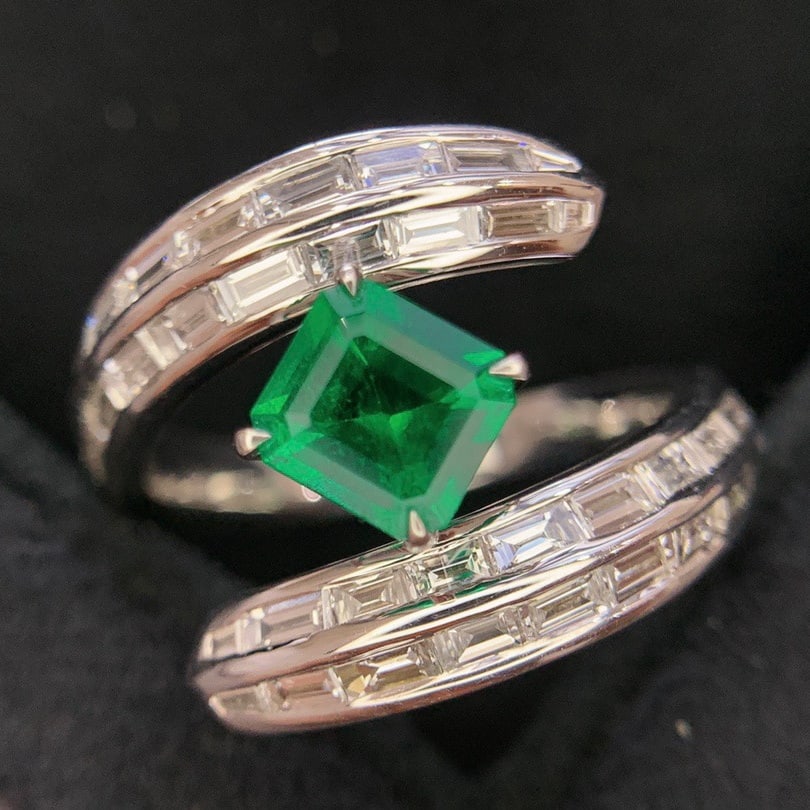 14k Gold 2.03 Ctw Vivid Green Natural Emerald & Diamond Ring - 4