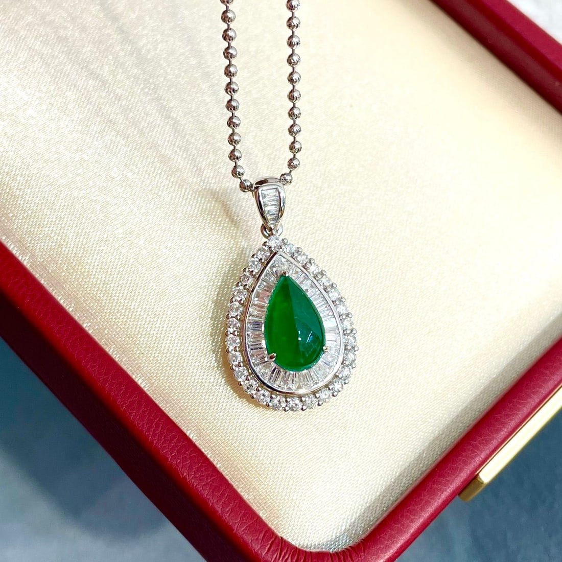 14k Gold 2.8 Ctw Vivid Green Natural Emerald & Diamond Pendant( Without Chain ) - 2