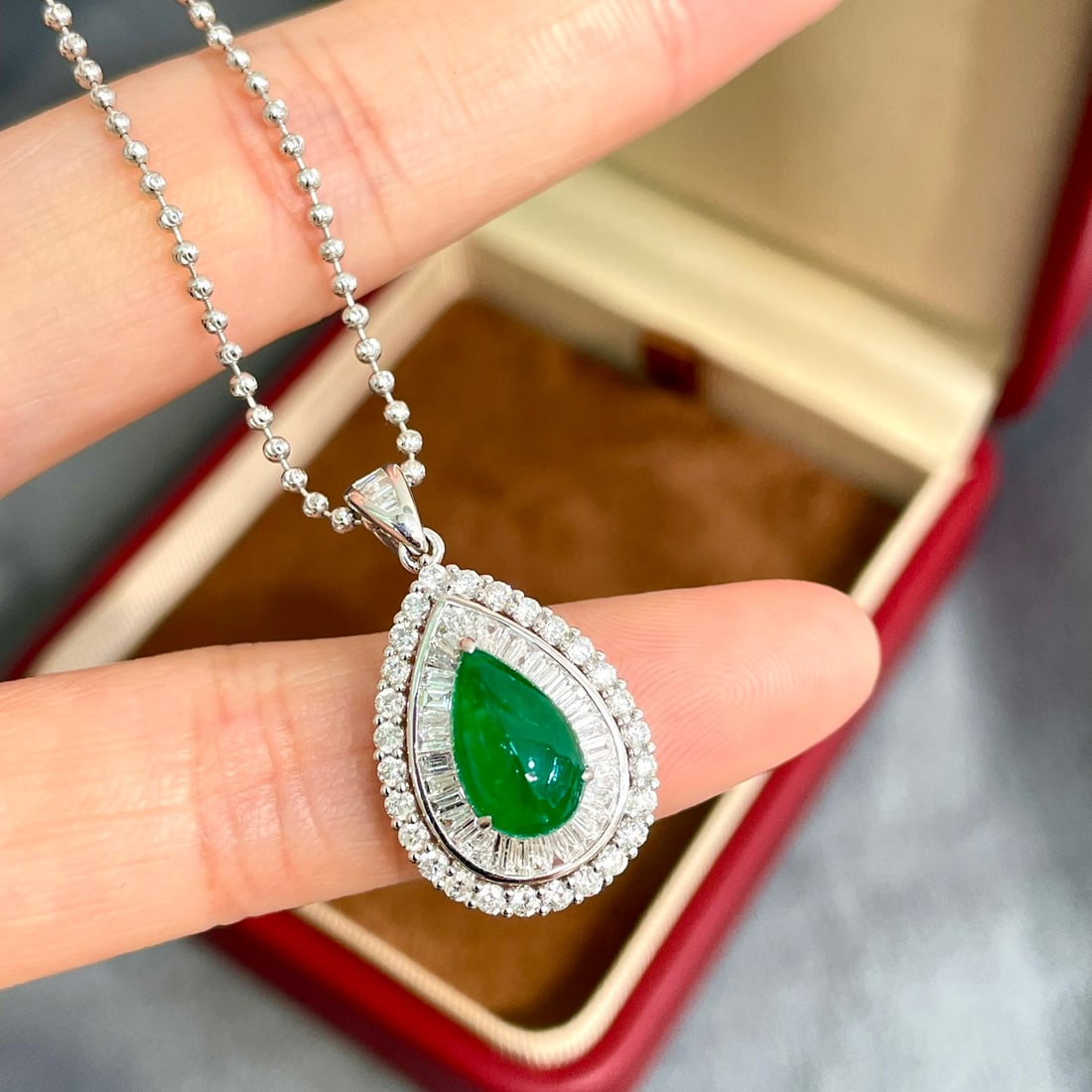 14k Gold 2.8 Ctw Vivid Green Natural Emerald & Diamond Pendant( Without Chain ) - 3