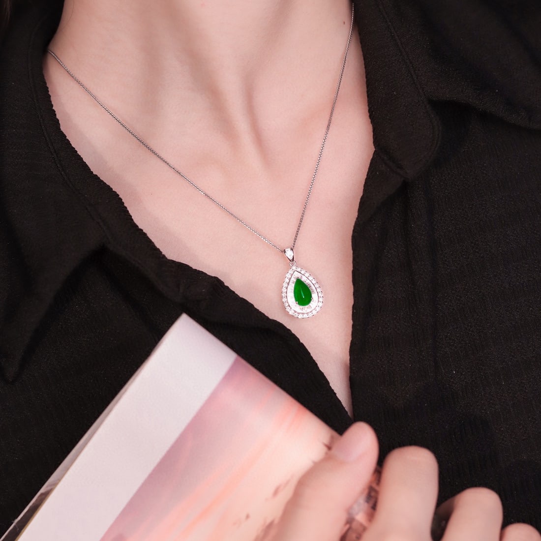 14k Gold 2.8 Ctw Vivid Green Natural Emerald & Diamond Pendant( Without Chain ) - 4