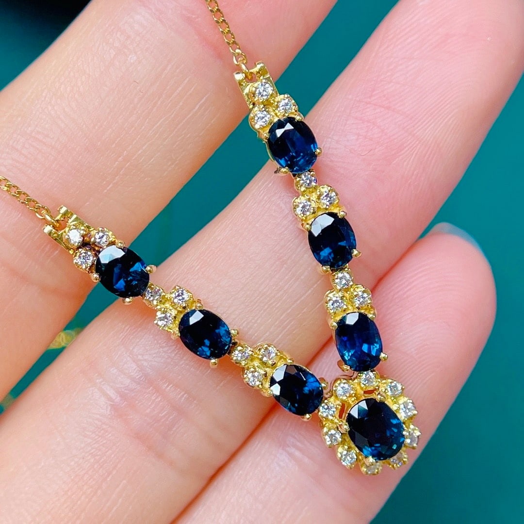 14k Gold 3.20 Ctw Natural Sapphire & Diamond Necklace: Ref:231140185 // gold content:14k gold // main gemstone:sapphire // shape:oval // carat weight:2. 99ct // color:blue // treatment:natural // // adjacent gemstone 2 : diamond // shape:round // carat