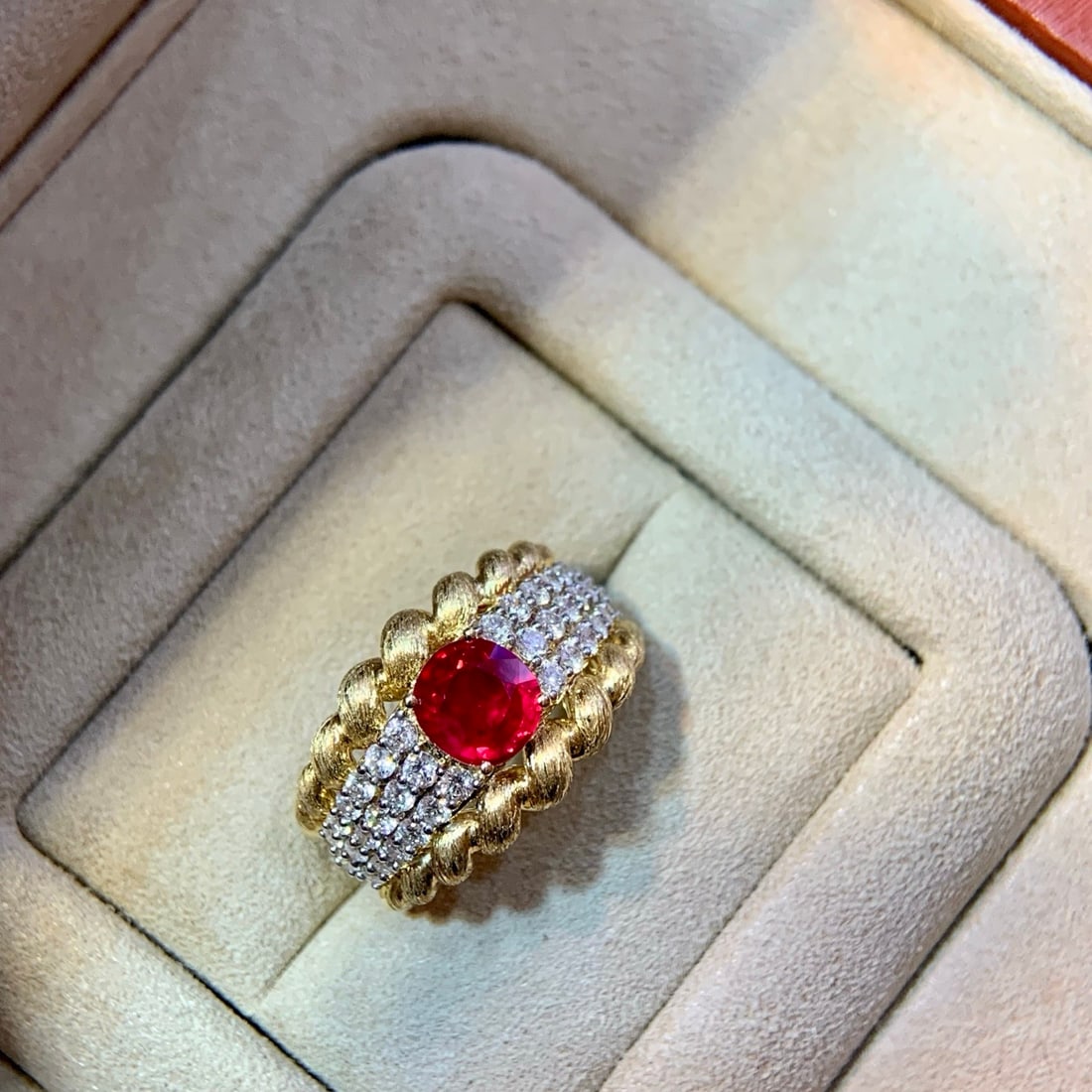 14k Gold 1.79 Ctw Natural Ruby & Diamond Ring - 2