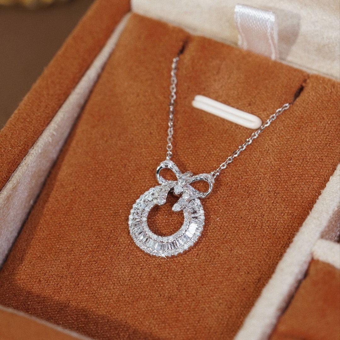 14k Gold 0.45 Ct Natural H Diamond Necklace: Ref:231140191 // gold content:14k gold // main gemstone:diamond // shape:multiple // carat weight:0. 45ct // clarity grade:vs-si // color:h // treatment:natural // Condition: NewLow Estimate: