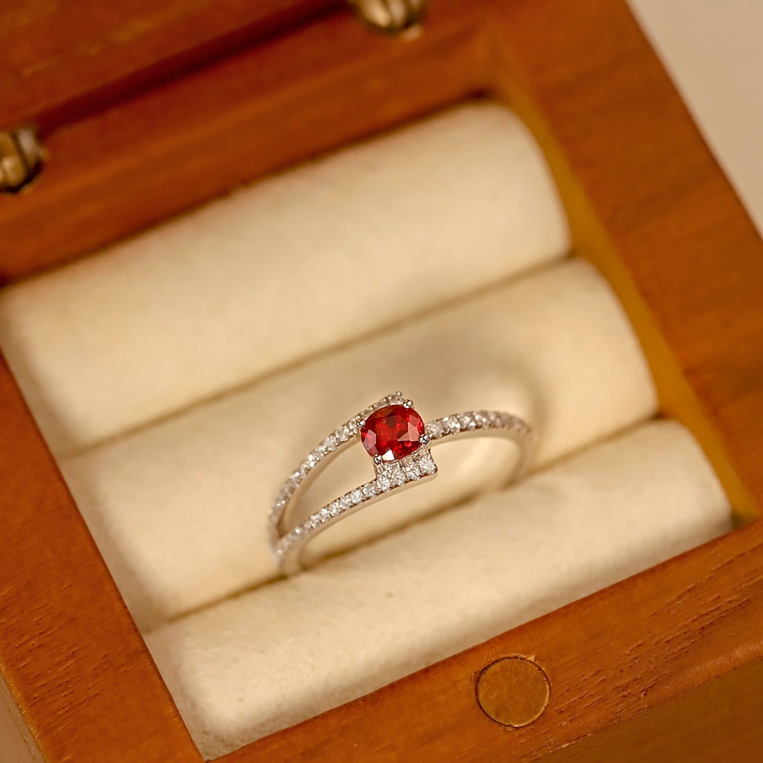 14k Gold 0.62 Ctw Natural Ruby & Diamond Ring - 5