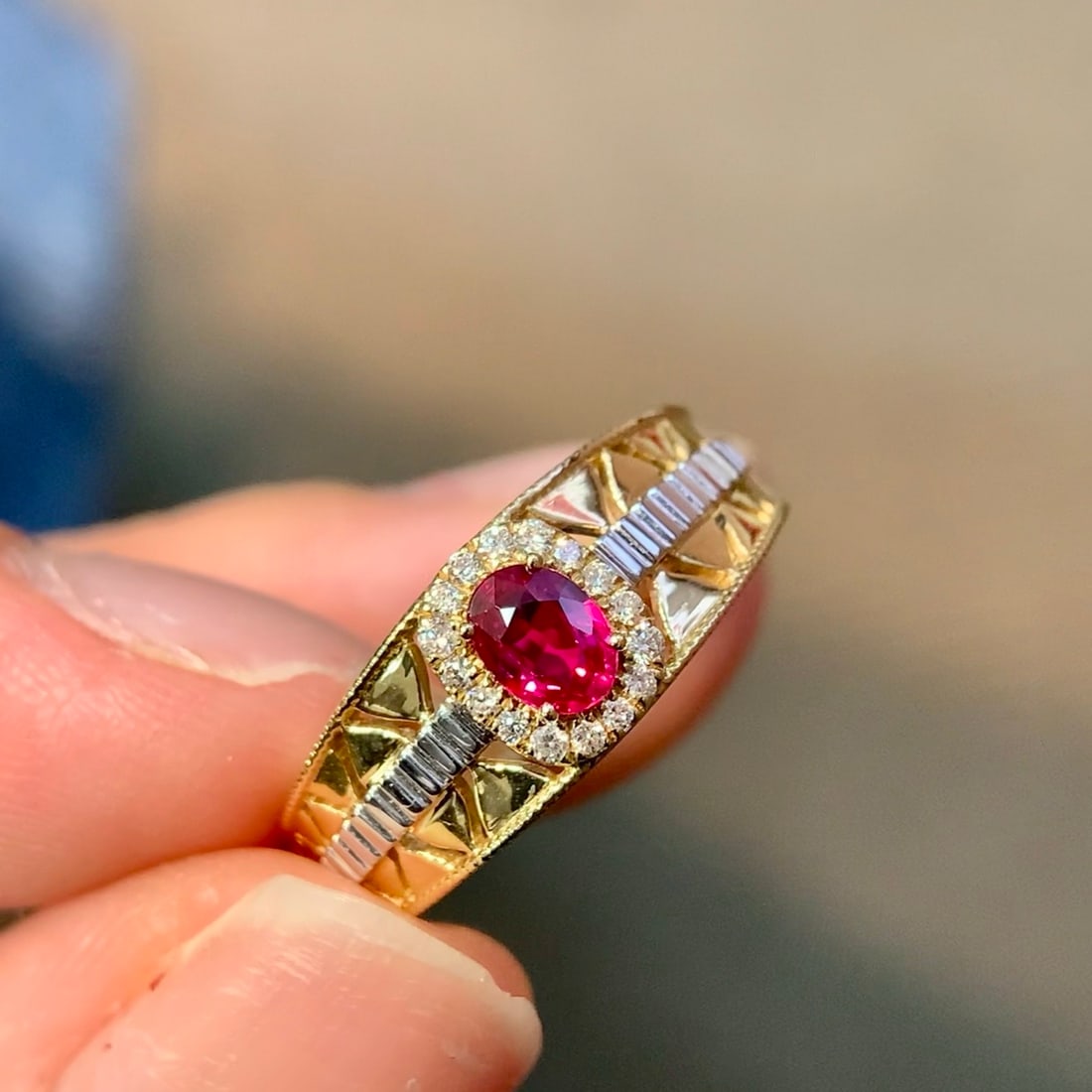 14k Gold 0.52 Ctw Natural Ruby & Diamond Ring: Ref:231140211 // gold content:14k gold // ring size:7. 25us // // main gemstone:ruby // shape:oval // carat weight:0. 43ct // color:red // treatment:natural // // adjacent gemstone 2 : diamond // shap