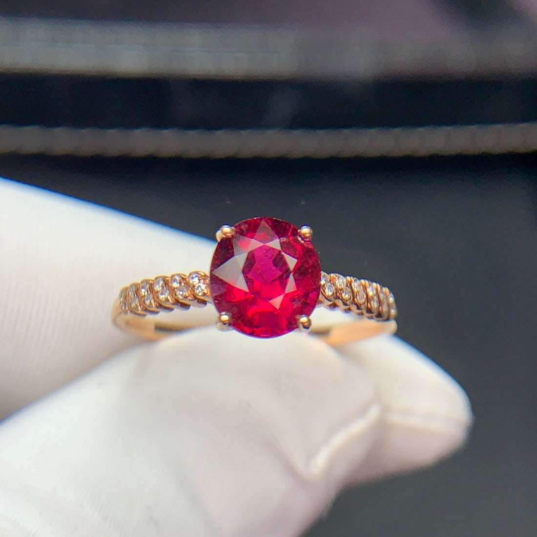 14k Gold 1.6 Ct Natural Tourmaline & Diamond Ring: Ref:231140227 // gold content:14k gold // ring size:7. 25us // // main gemstone:tourmaline // shape:oval // carat weight:1. 6ct // color:red // treatment:natural // // adjacent gemstone 2 :