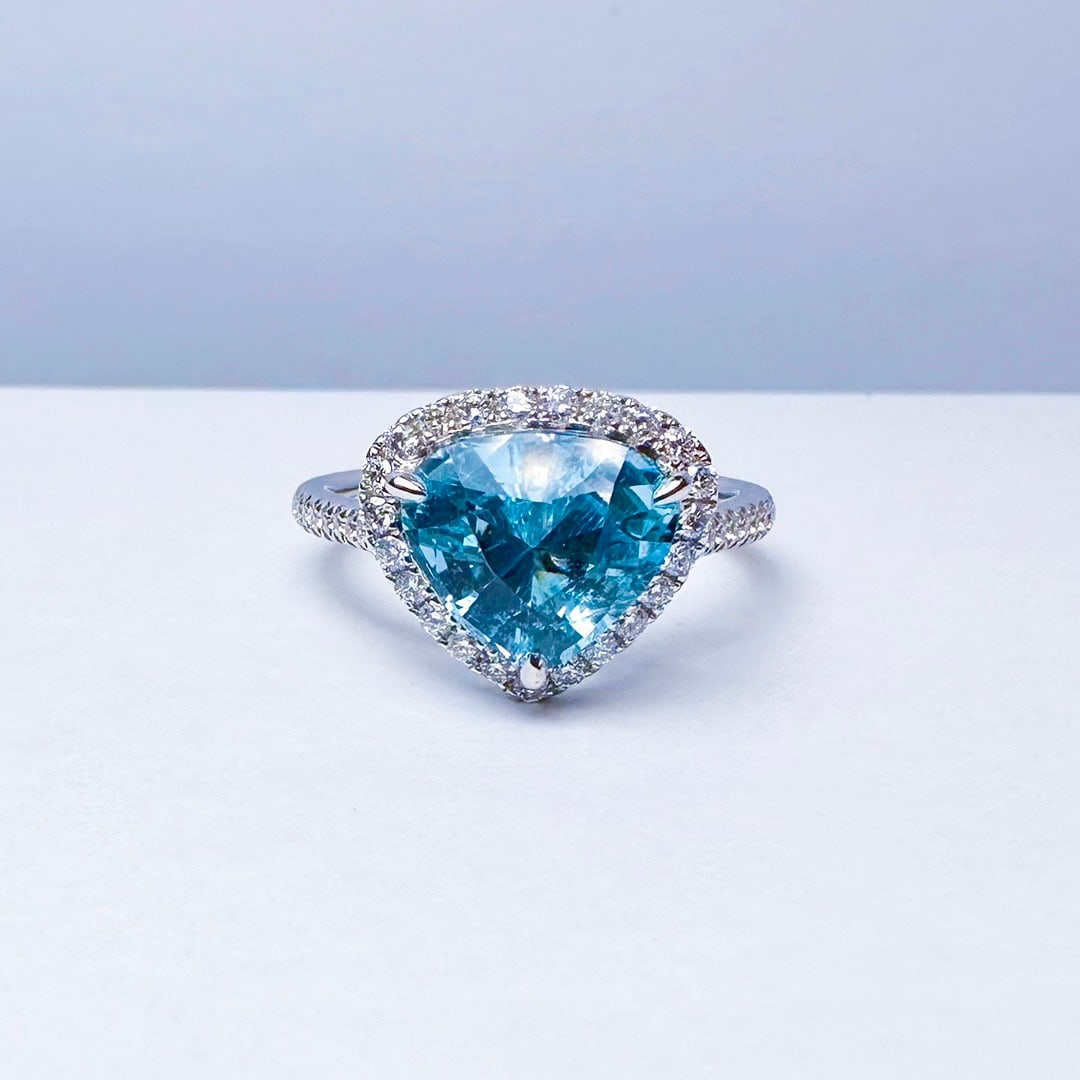 14k Gold 2.51 Ctw Natural Aquamarine & Diamond Ring: Ref:231140246 // gold content:14k gold // ring size:7. 25us // // main gemstone:aquamarine // shape:pear // carat weight:2. 20ct // color:blue // treatment:natural // // adjacent gemstone 2 : diamond