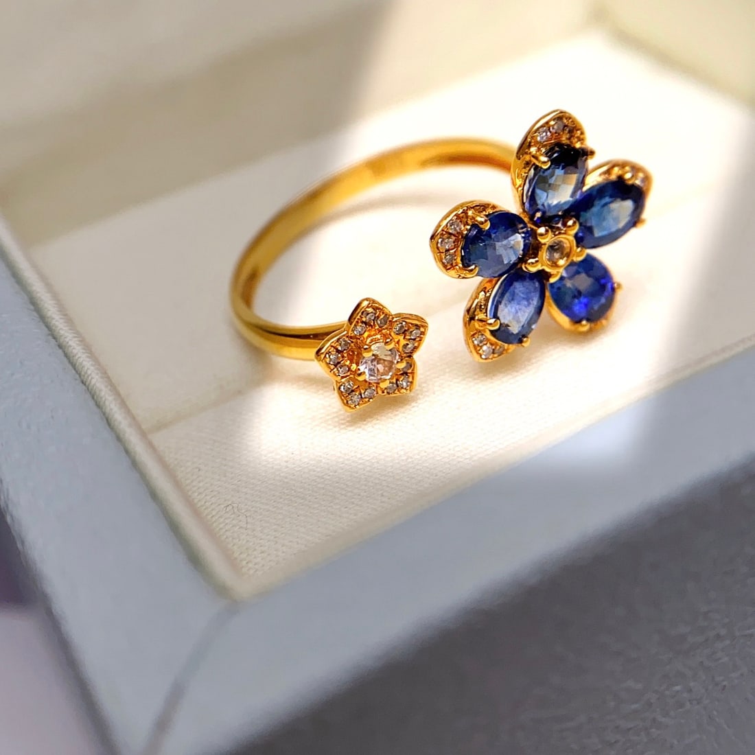 14k Gold 2.00 Ct Natural Sapphire & Diamond & Sapphire Ring - 6