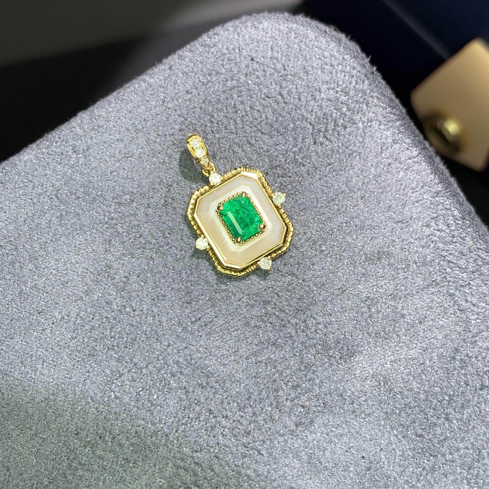 14k Gold 0.26 Ctw Natural Emerald & Diamond Pendant( Without Chain ) - 2