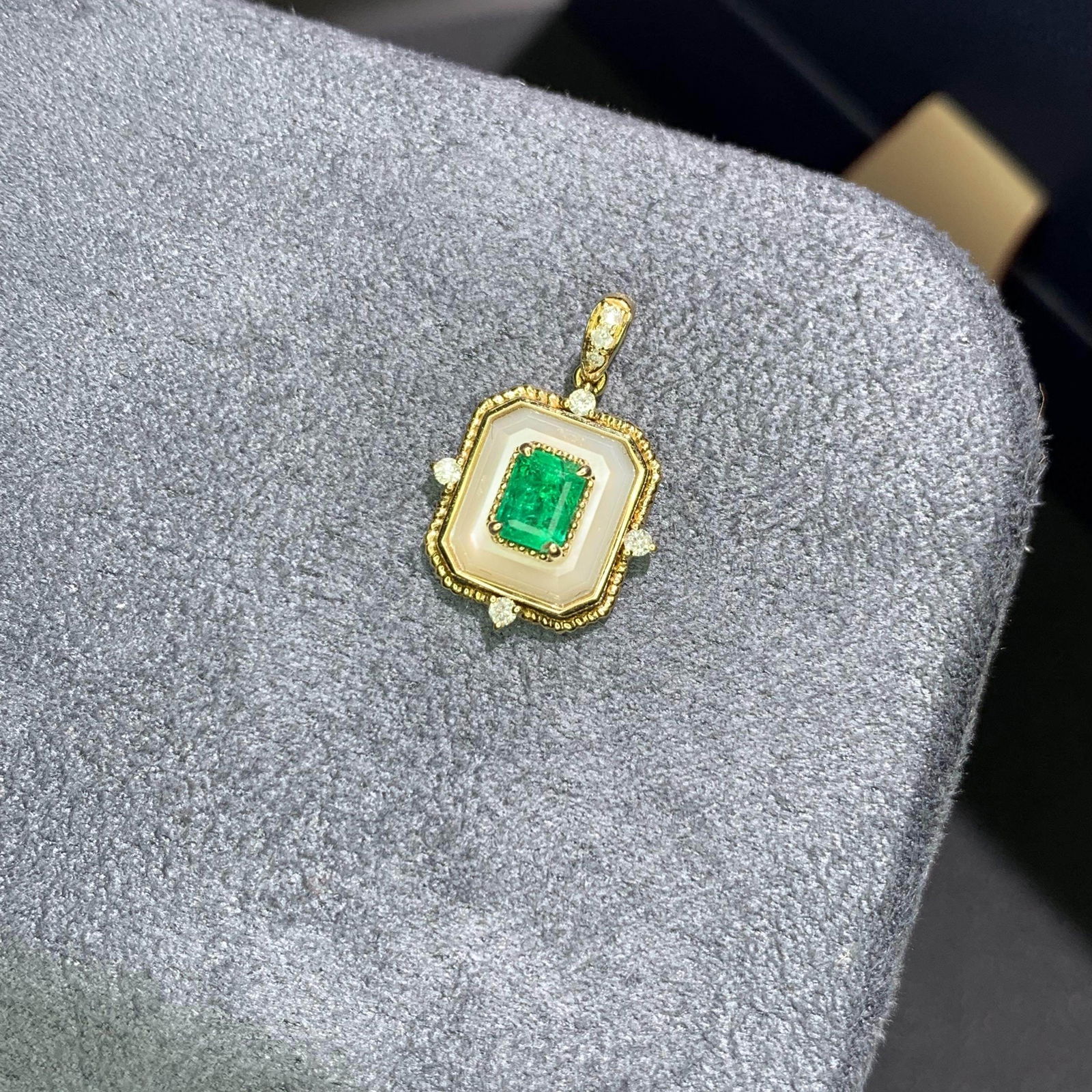 14k Gold 0.26 Ctw Natural Emerald & Diamond Pendant( Without Chain ) - 3