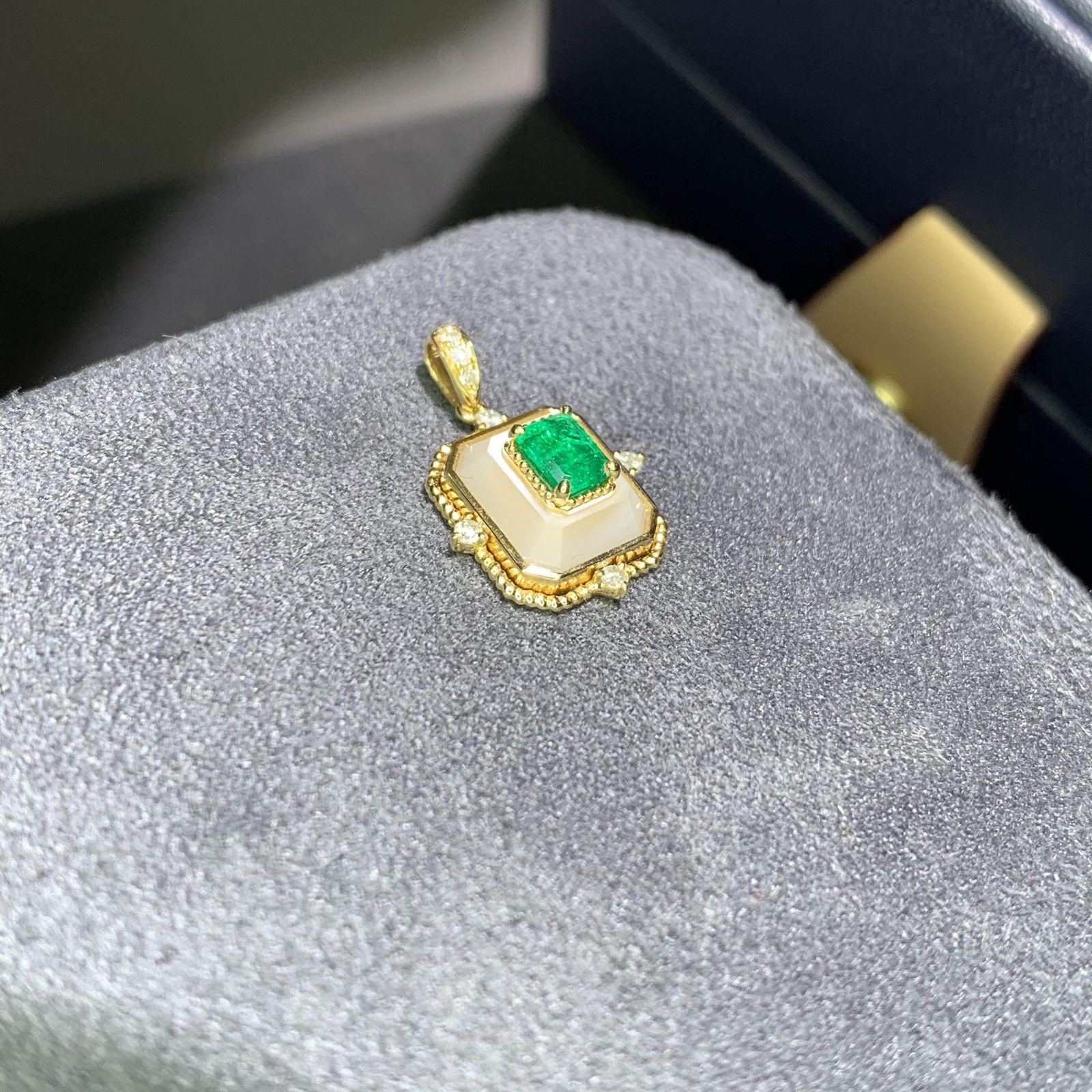 14k Gold 0.26 Ctw Natural Emerald & Diamond Pendant( Without Chain ) - 4